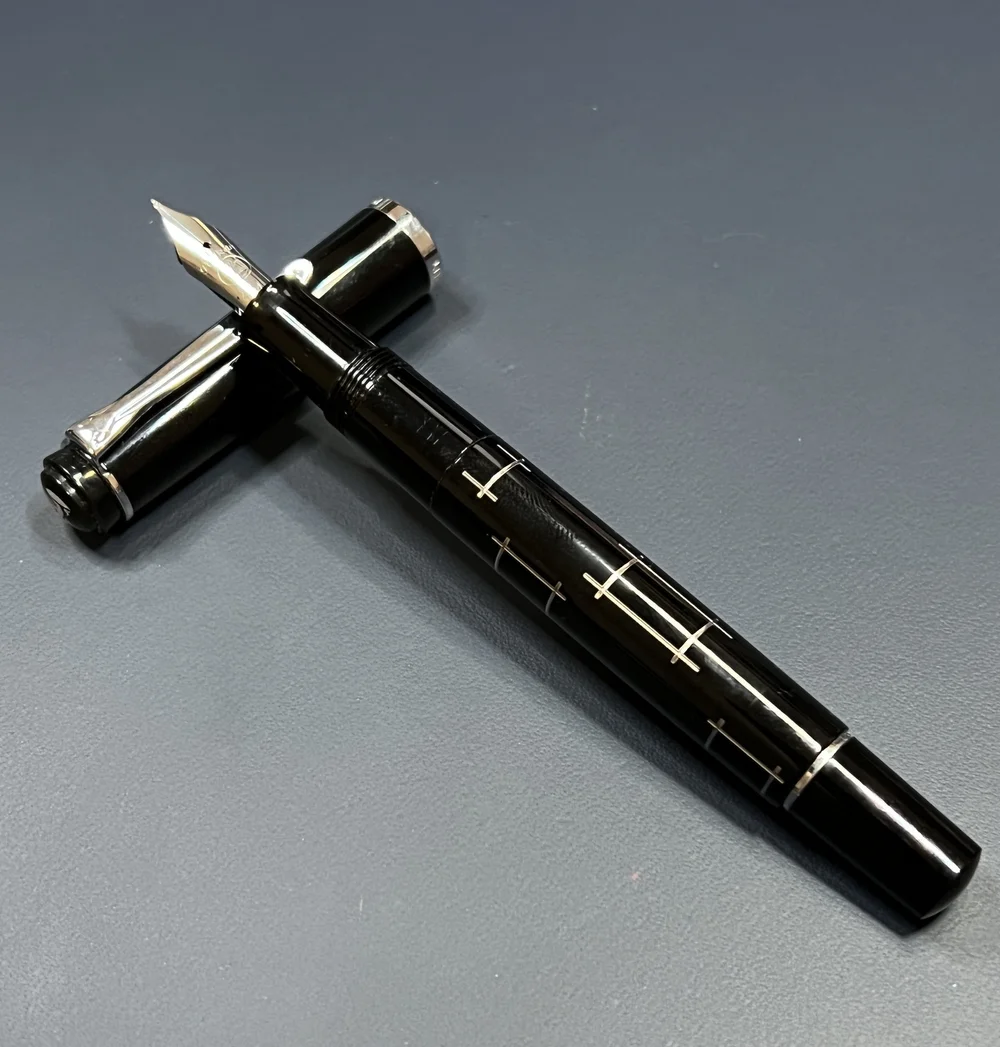 Pelikan M215