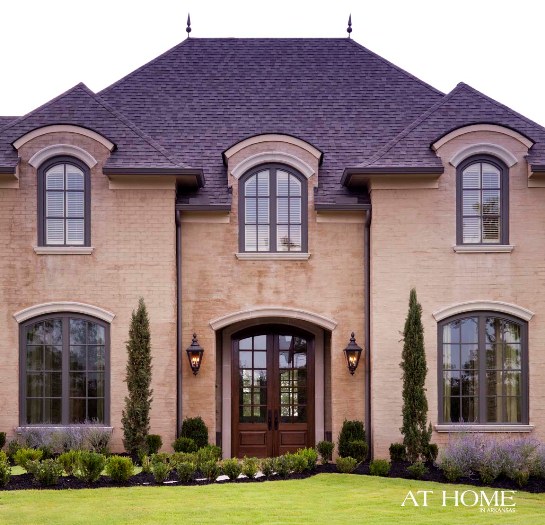 9a.jpghousefront.jpg