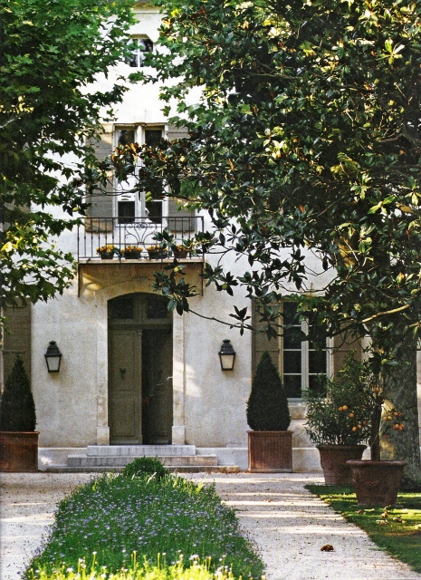 CoteMaisonsentranceonlinenandlavenderblogspot.jpg