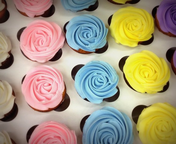 Star Tip Iced Cupcakes In Your Choice Of Colors Trefzger S Bakery