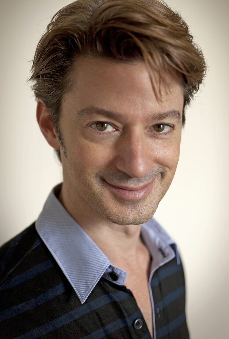 laurentlinn_headshot.jpg.
