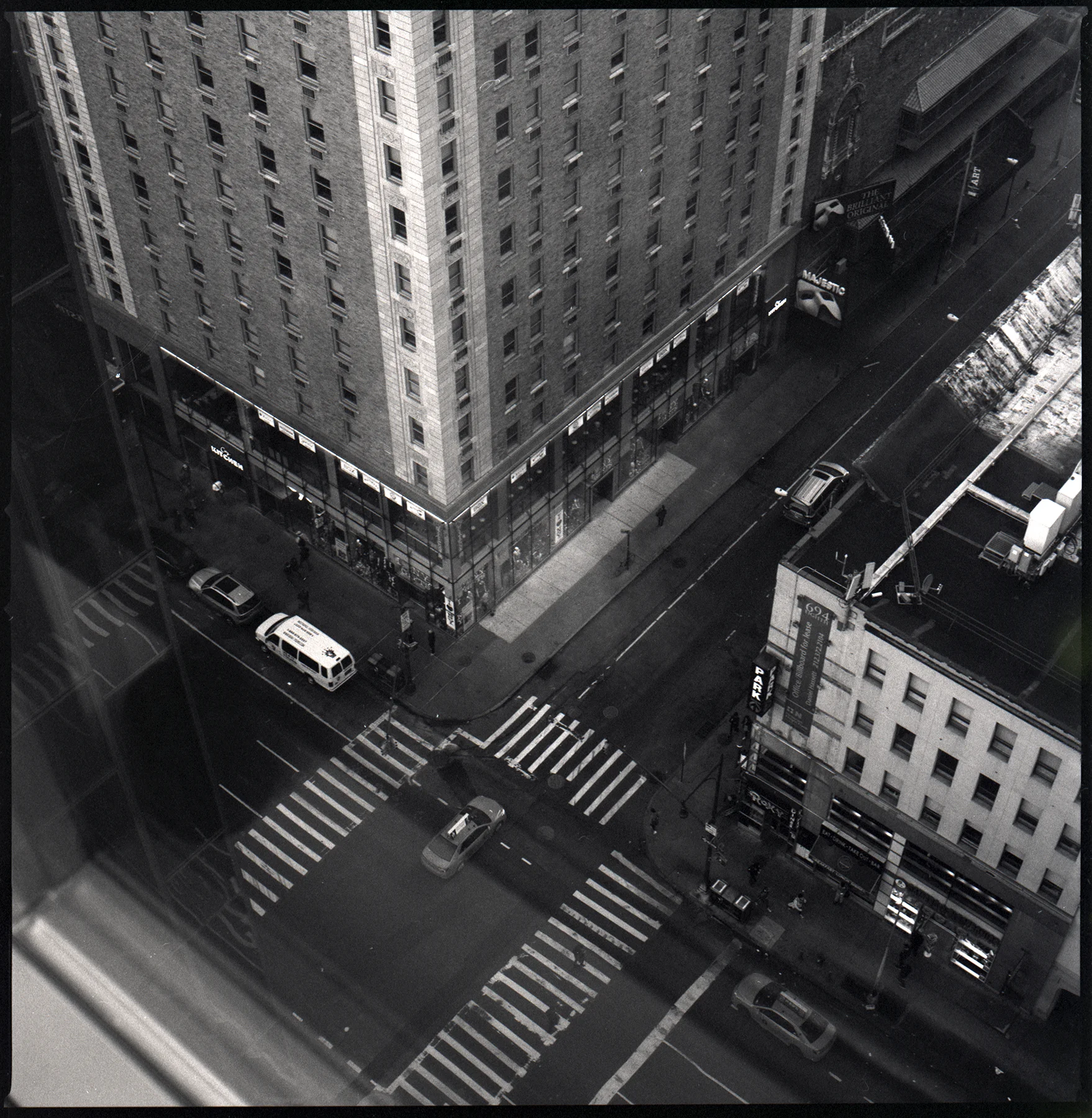 纽约市的十字路口|哈苏500厘米| Ilford HP5 + |艾伦·古德曼