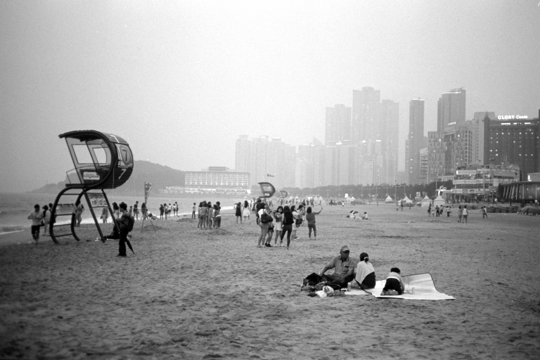 HaeundaeEvening_ContaxT2_GregWilliamson.jpg