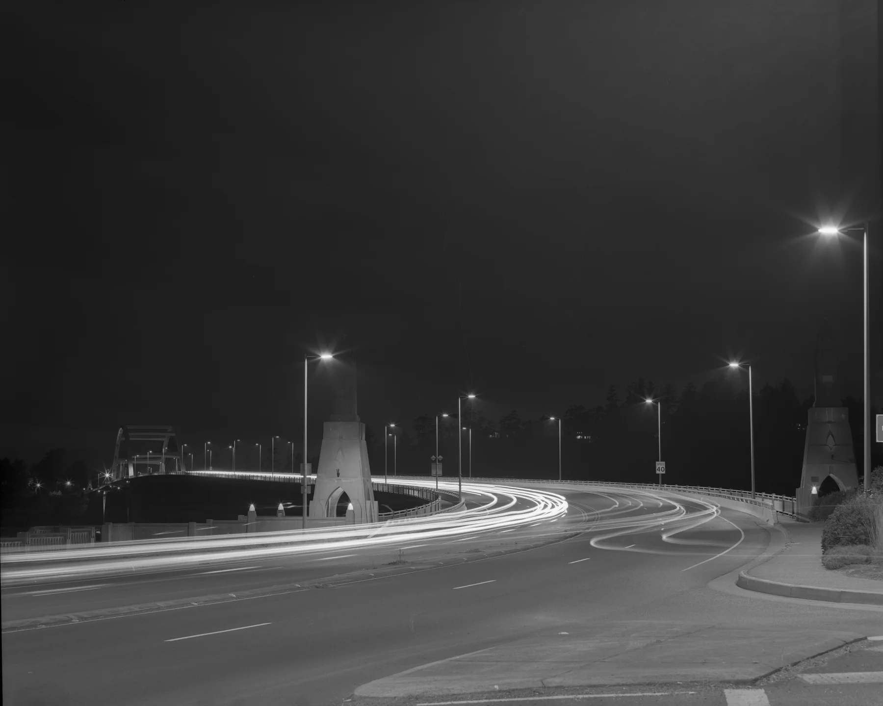 夜间巡游| Mamiya RB67,长127mm |凯特利(HW Kateley)