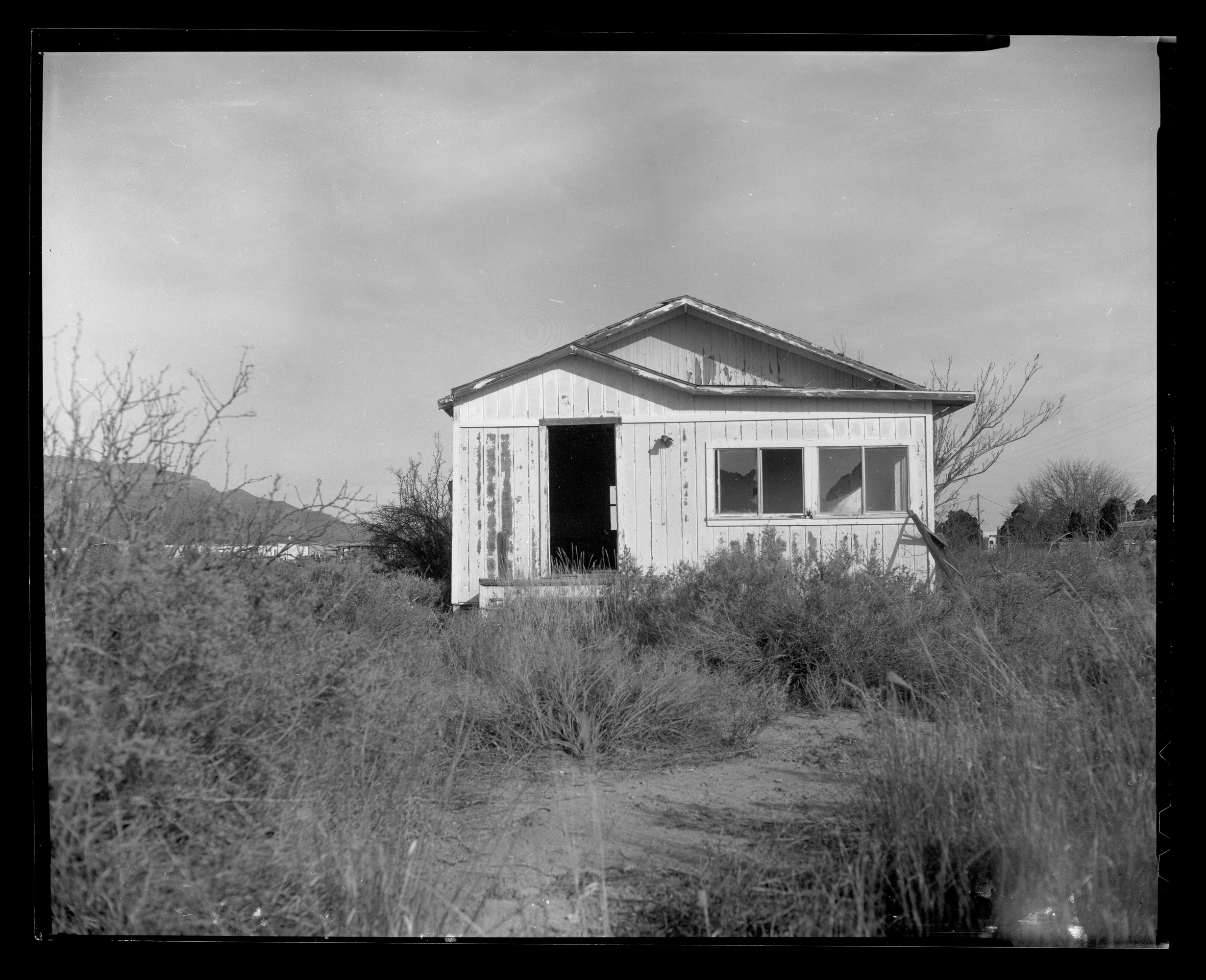 新墨西哥州阿洛莫戈多。 CAMERADACTYL OG 4x5,已过期(1992)Plus-X,柯达Ektar 127mm
