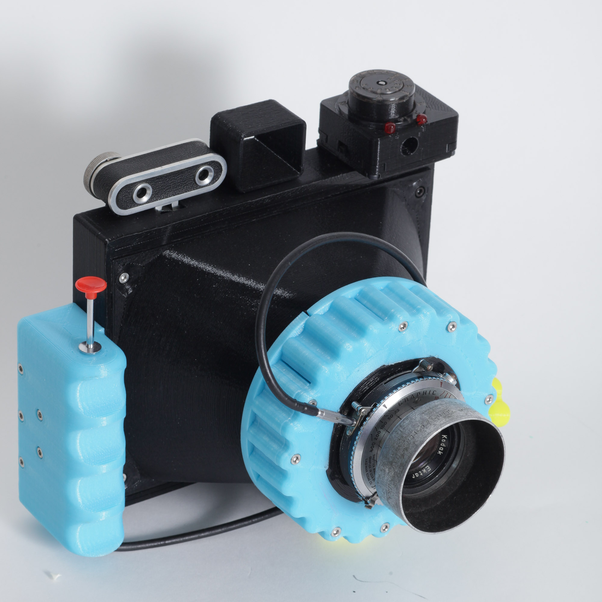 这是我的个人设置,配备127mm f4.7 Ektar的CAMERADACTYL OG 4x5手持摄像机,无耦合的鞋座测距仪(Prazia),我很少使用,但在近距离时可以方便地全开,并且是我即将发布的鞋装测光表BUTTER Meter。