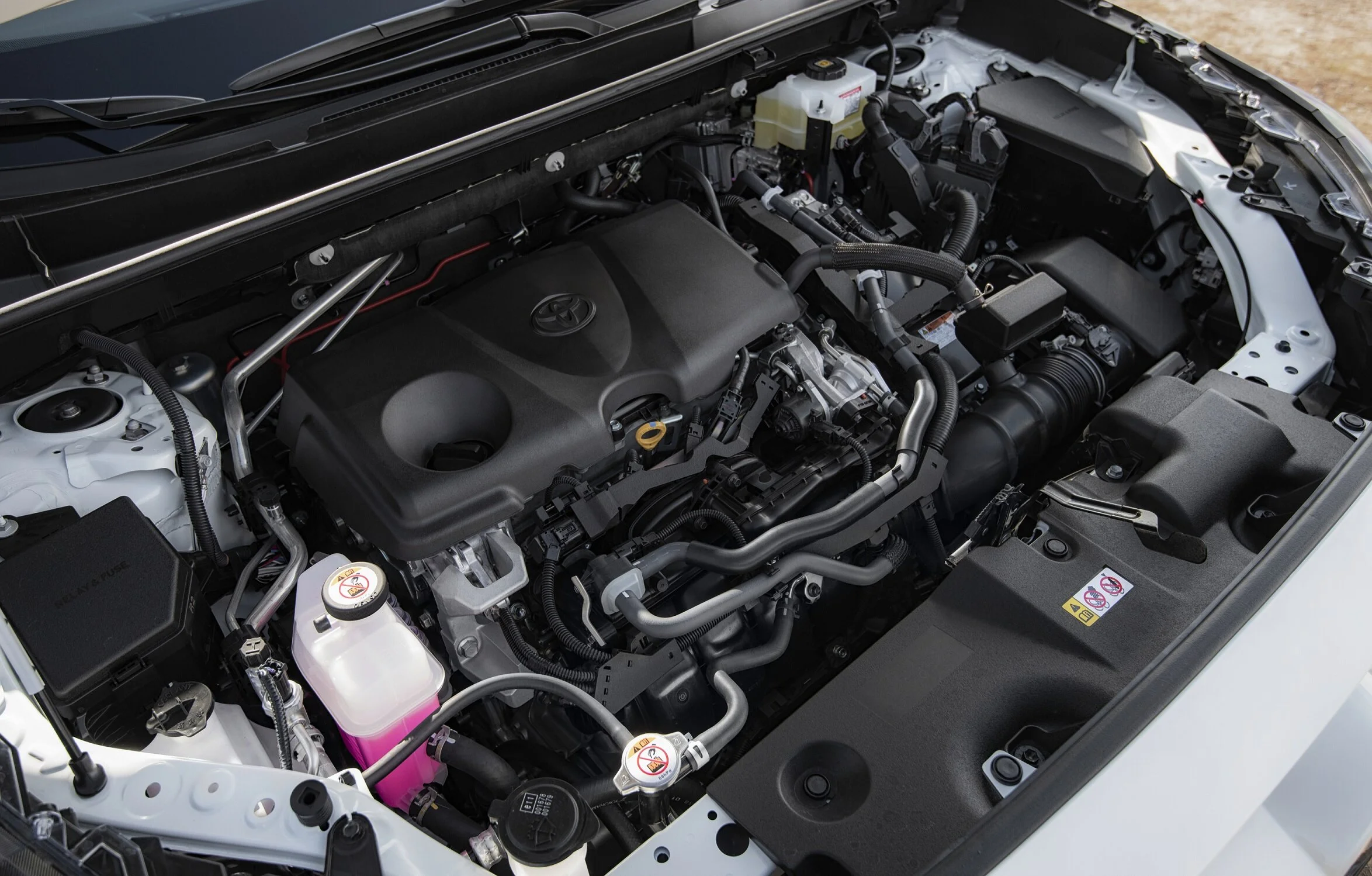 2.0升4缸汽油:127kW @ 6600rpm,203Nm @ 4400rpm