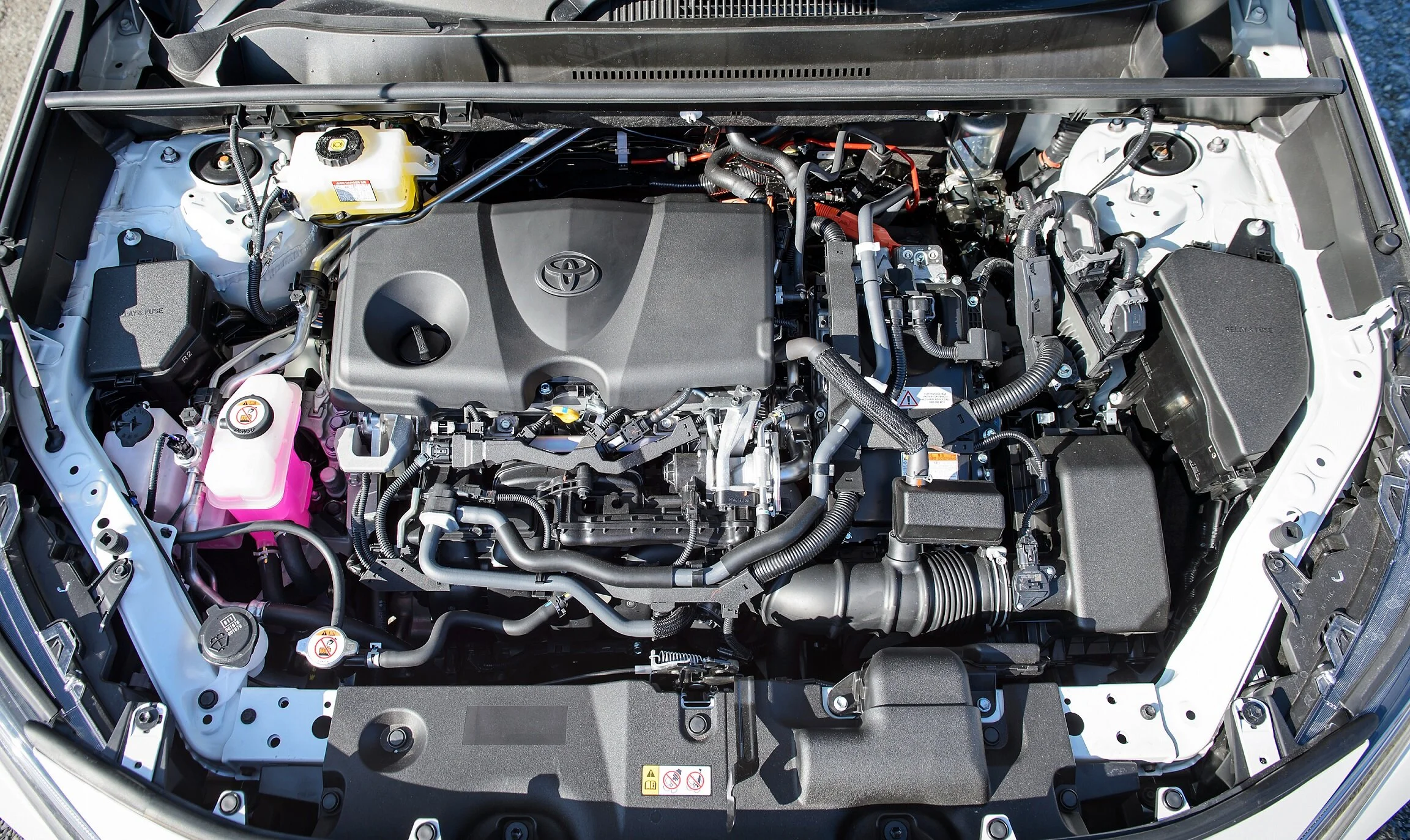 混合动力2.5升汽油4缸(2WD):160kW; 221Nm @ 3600rpm(不包括电气系统)