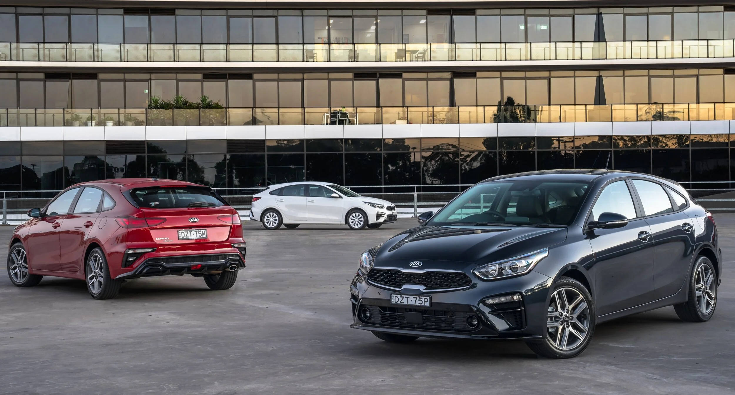 MY19_KIACERATOHATCH_2.0_group_01.jpg