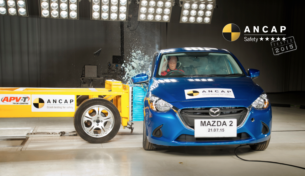 马自达2 crash test.png