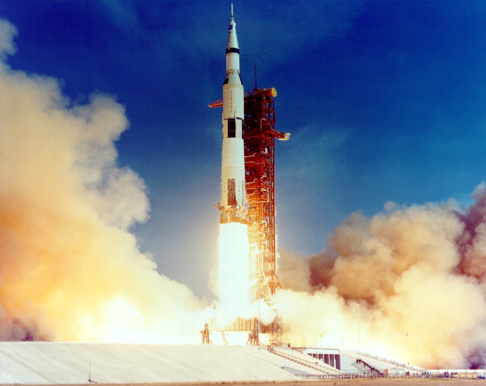 ap11-KSC-69PC-393HR.jpg