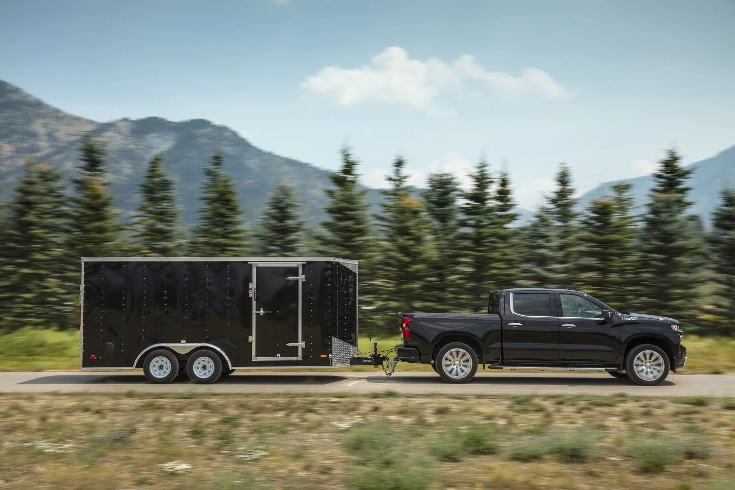 2020-Chevrolet-Silverado-HighCountry-005.jpg