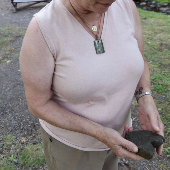 Heart Shaped Rock, Spirit Apport,阿曼达·莱特·梅德
