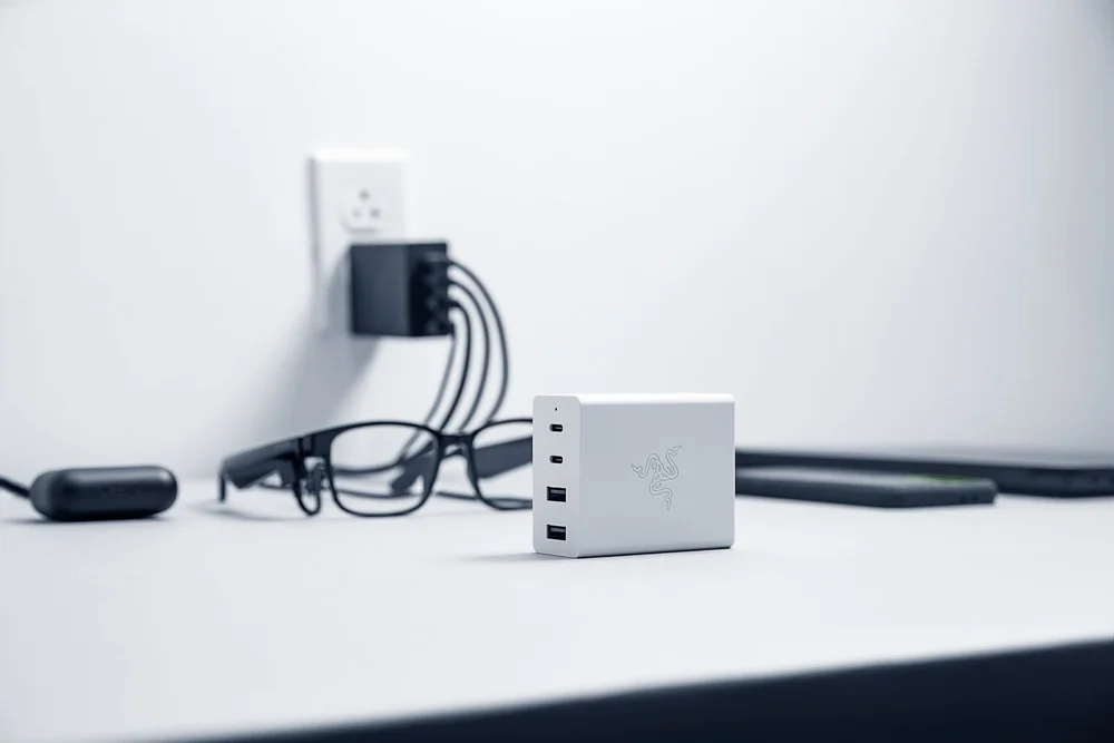 GANcharger22369_R0.jpg