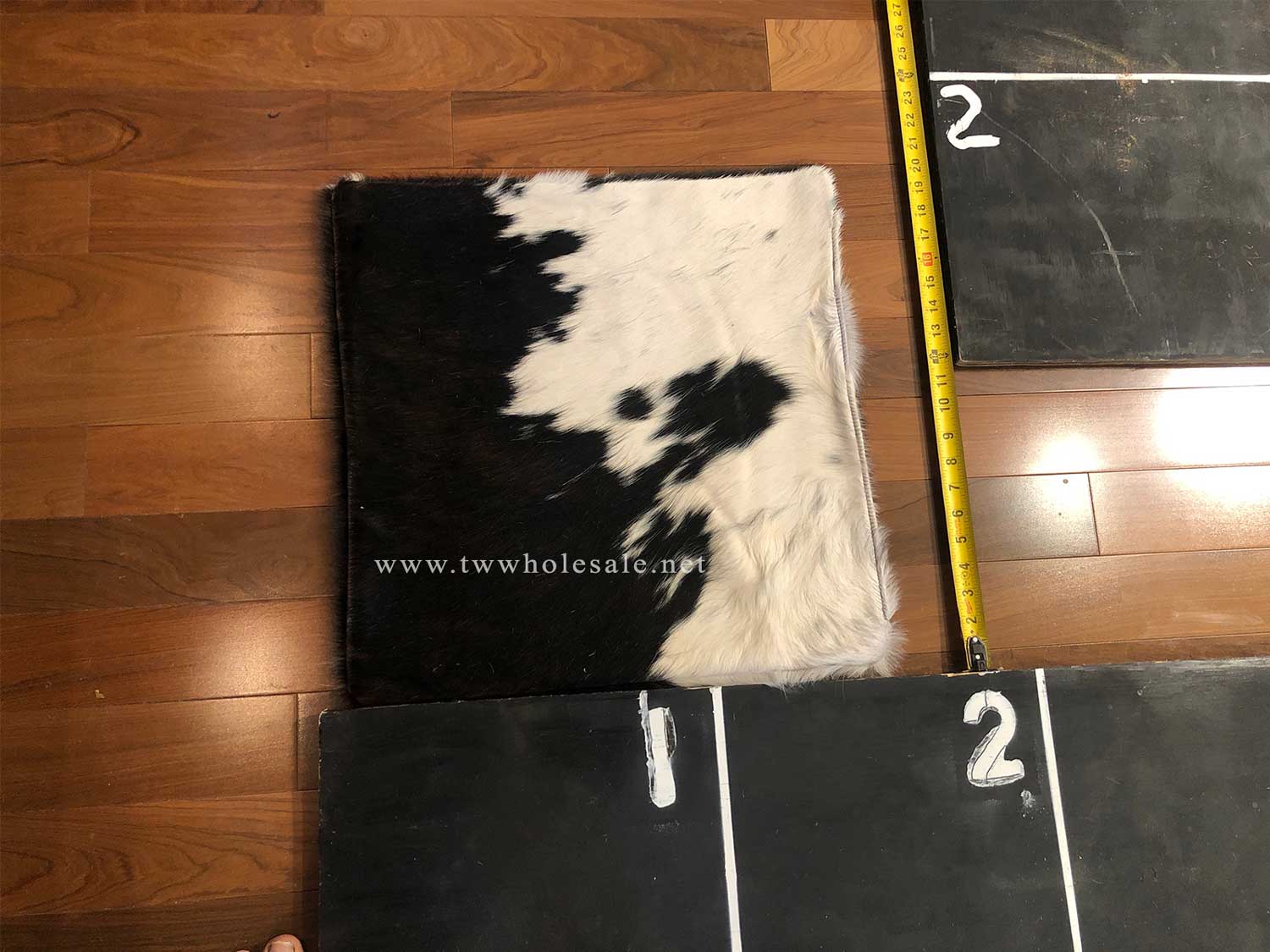 Cowhide Throw Pillow 1134 Tw Wholesale