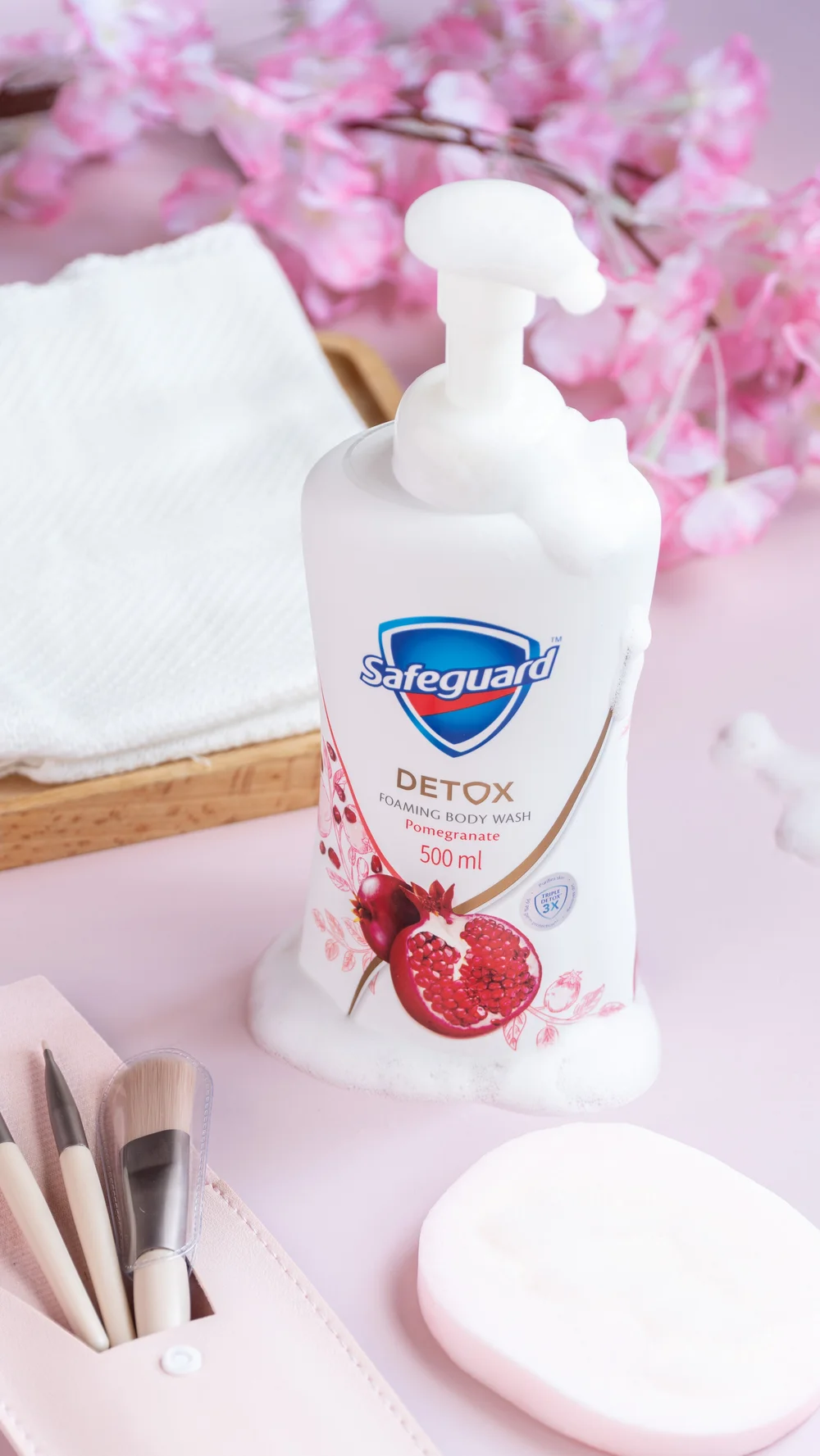 pv-safeguard-detox-foaming-body-wash-pomegranate.jpg