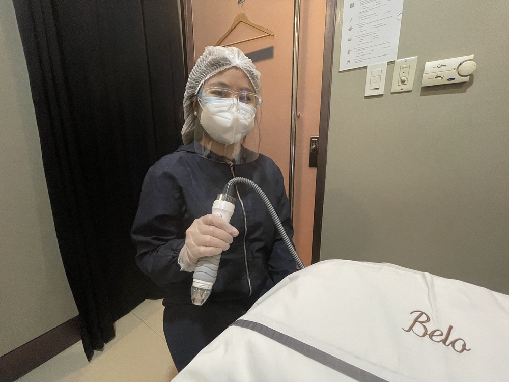 Dr Macaraeg-Jimenez and the Vivace wand with its 49 needles.