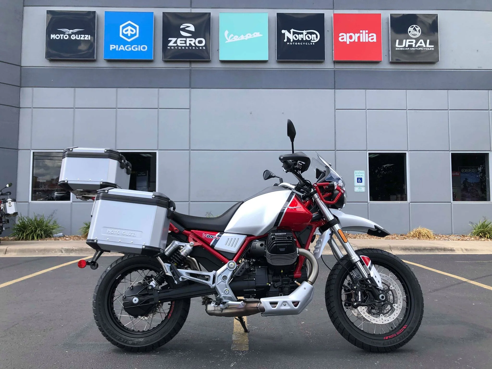 moto guzzi v85 tt adventure
