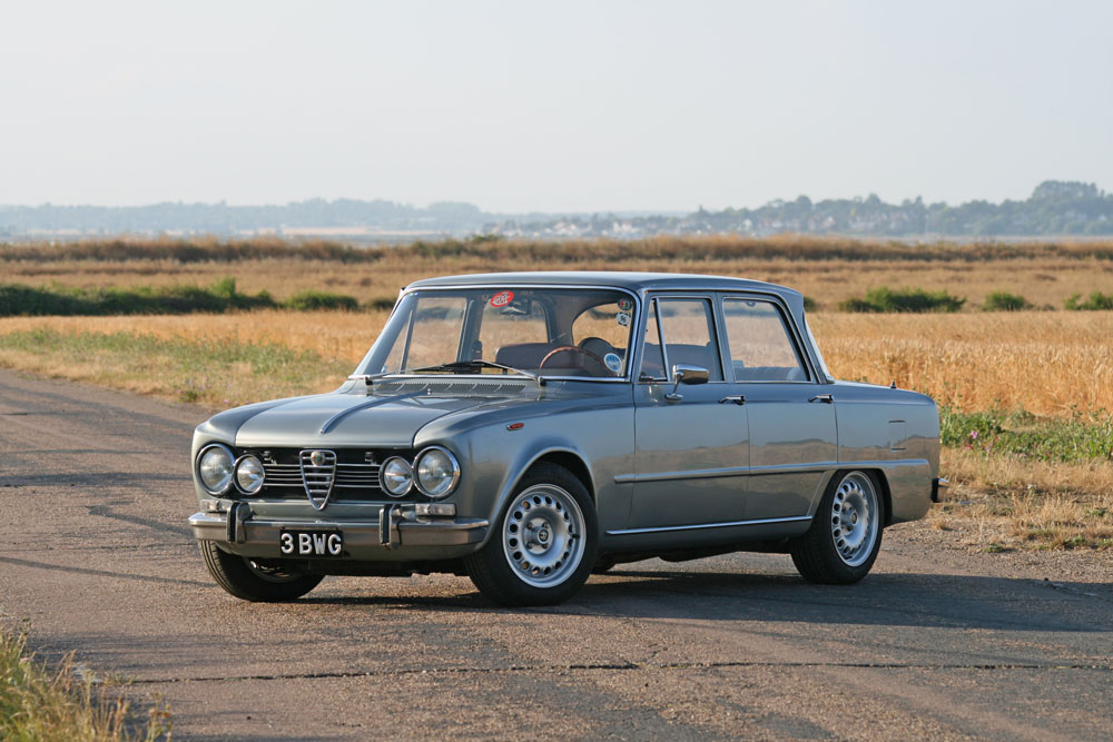 Alfa Romeo Giulia Super >> Black And White Garage 1969 Alfa Romeo Giulia Super Biscione Alfa Romeo Giulia Super >> Black And White Garage 1969 Alfa Romeo Giulia Super Biscione