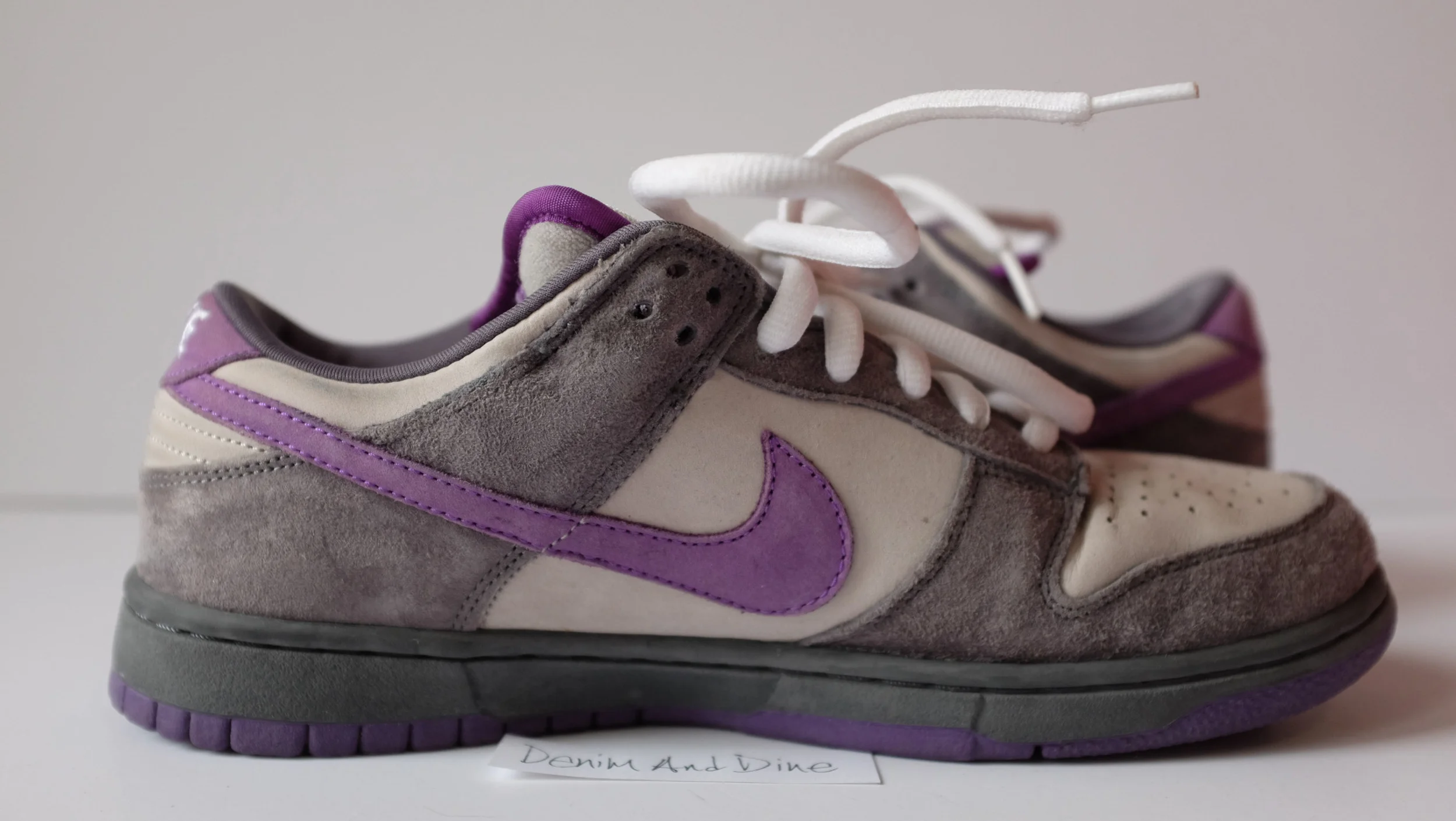 nike sb dunk low purple pigeon