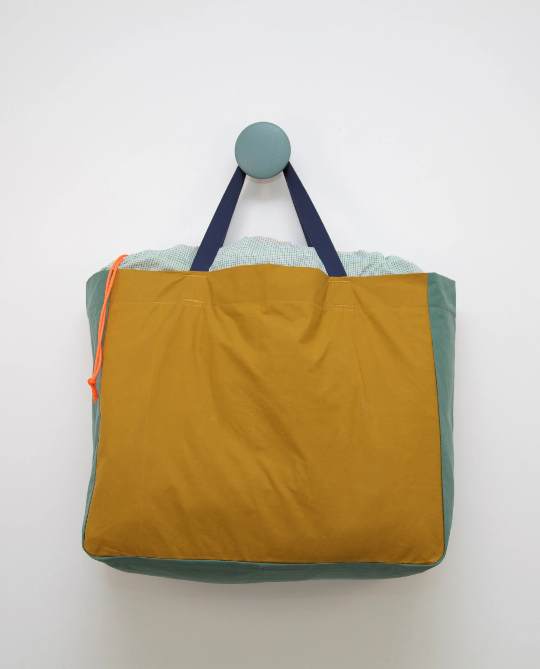 hitch tote