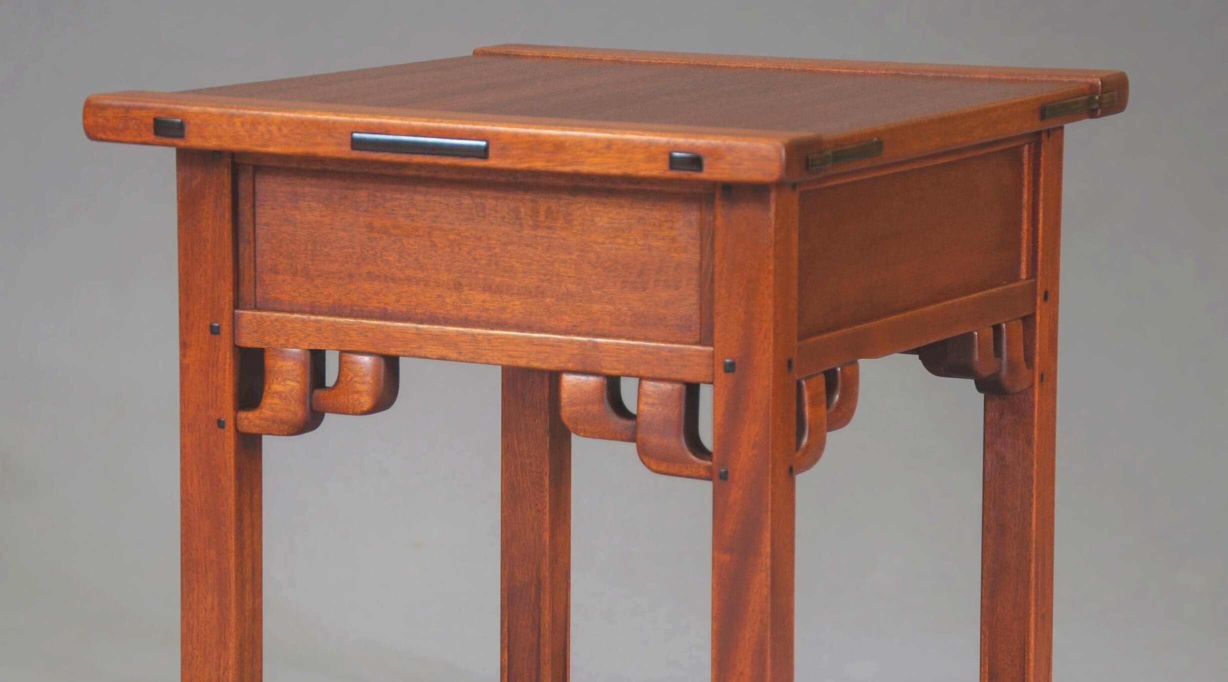 格林& 格林Style Table