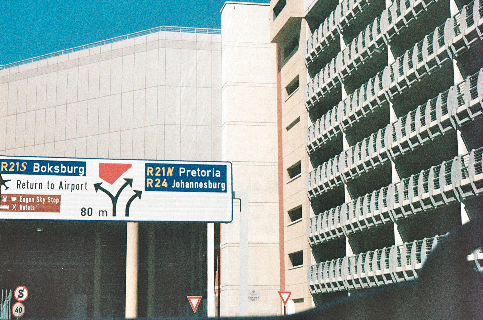 03_1a.jpg.