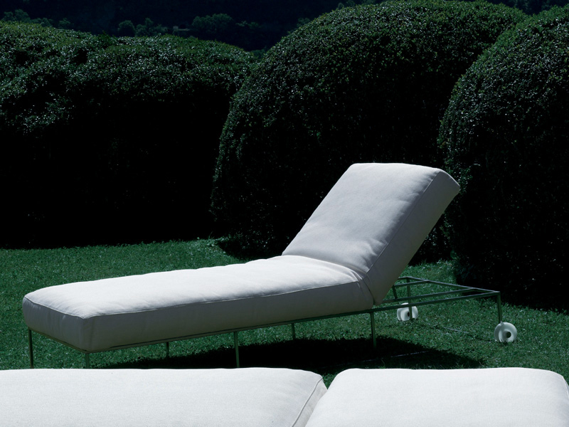 Ile Club Daybed West Out East