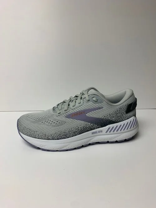 W. WIDE Brooks Ariel 24 D Peak Performance