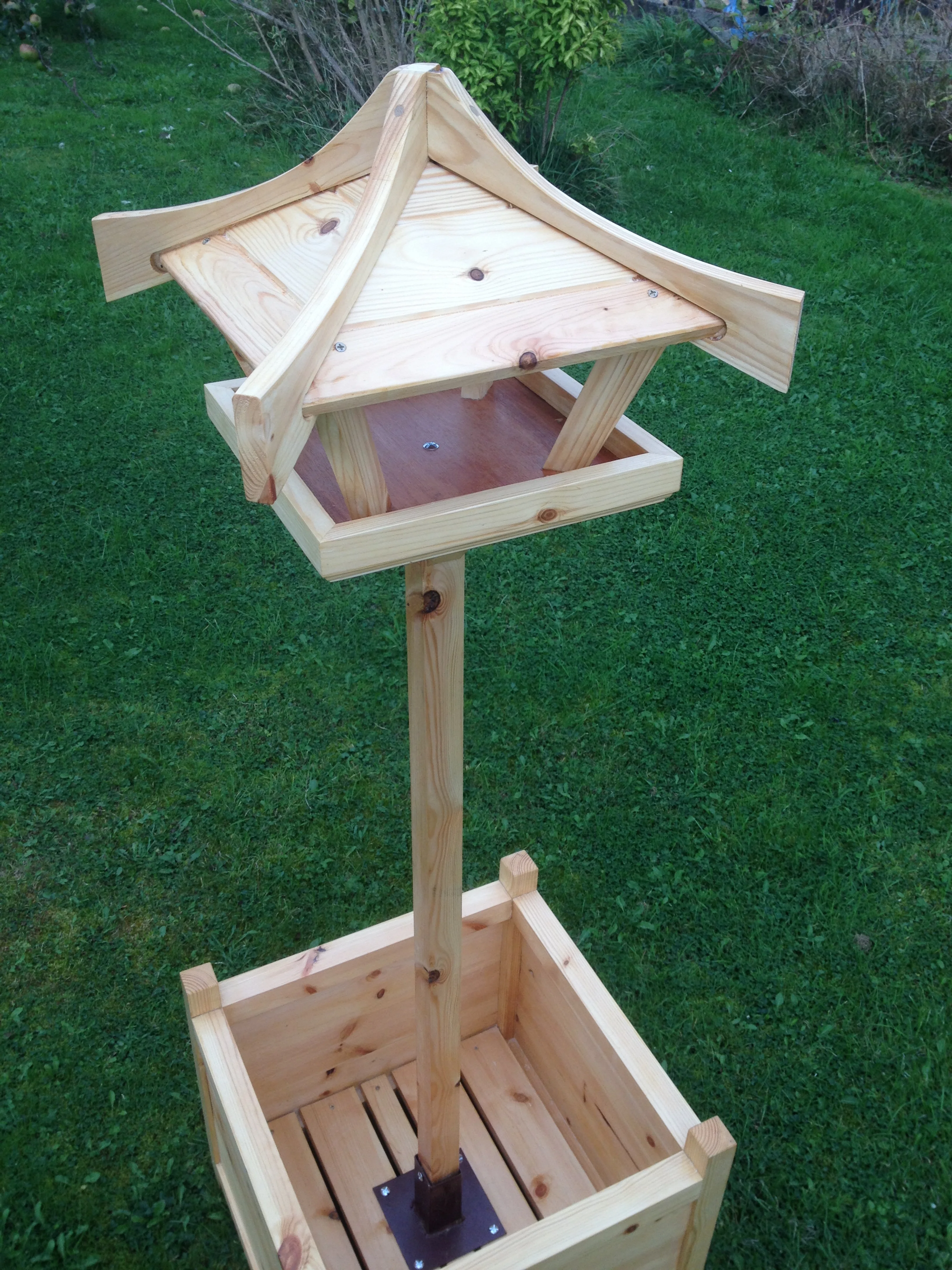 Pagoda Bird Table With Large Planter Base Highland Woodcraft