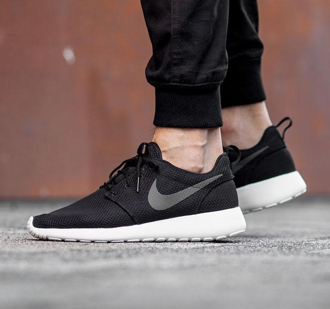 Nike-Roshe-One-Black-Anthracite-511881-010-Sneaker-Marketers-6.png