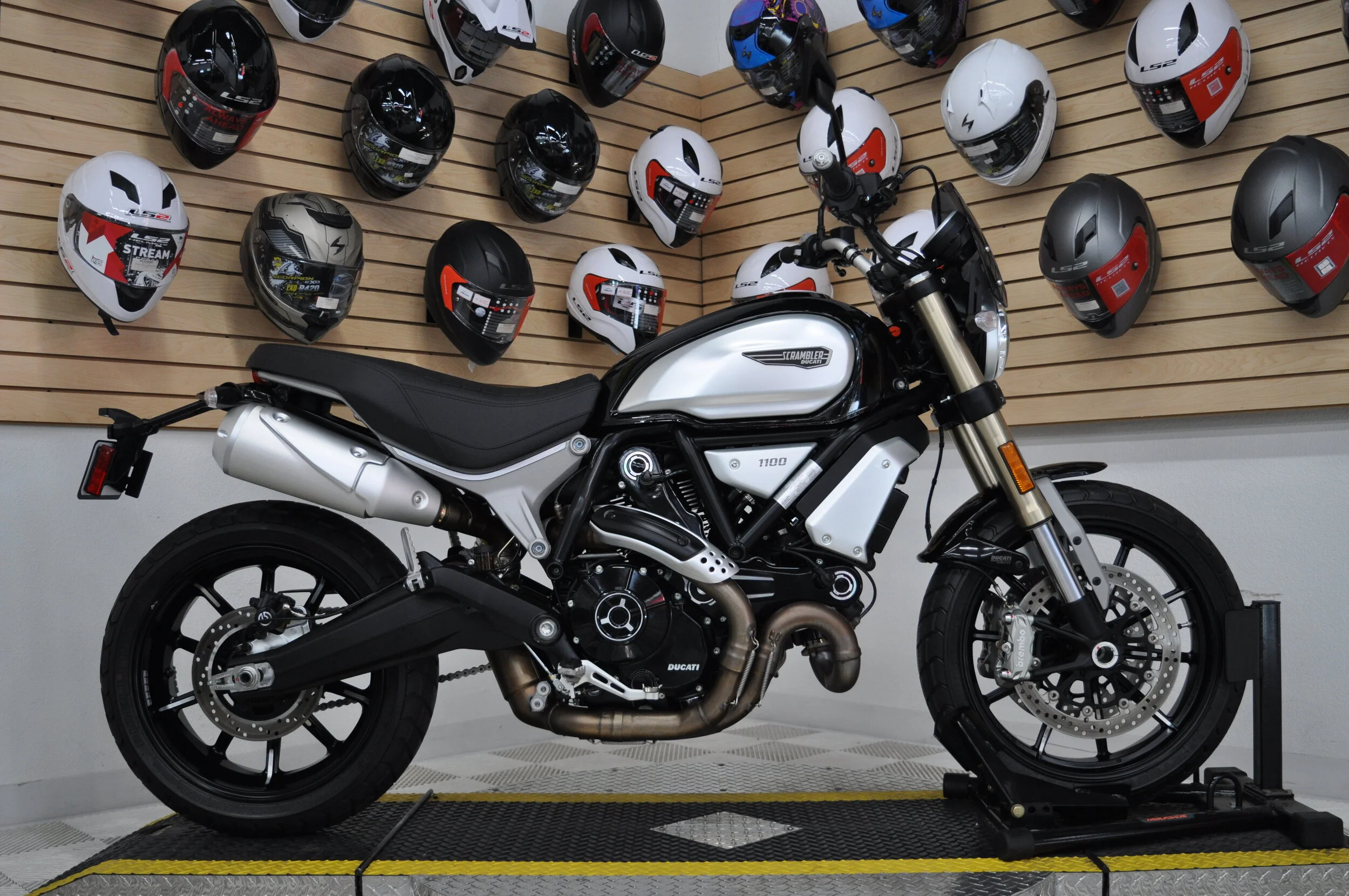 ducati scrambler 1100 2018