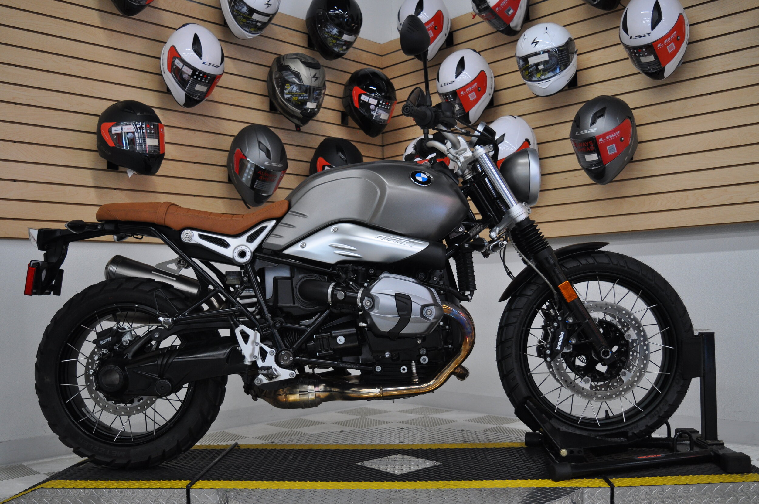 moto scrambler bmw