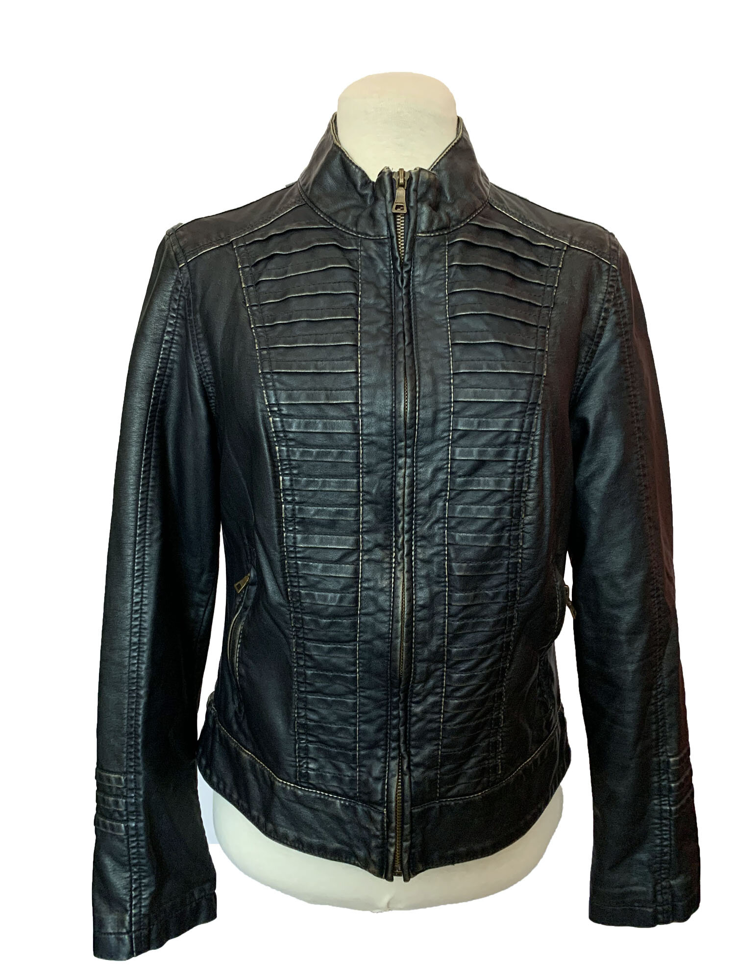 Online resale store offering new and gently used clothing at