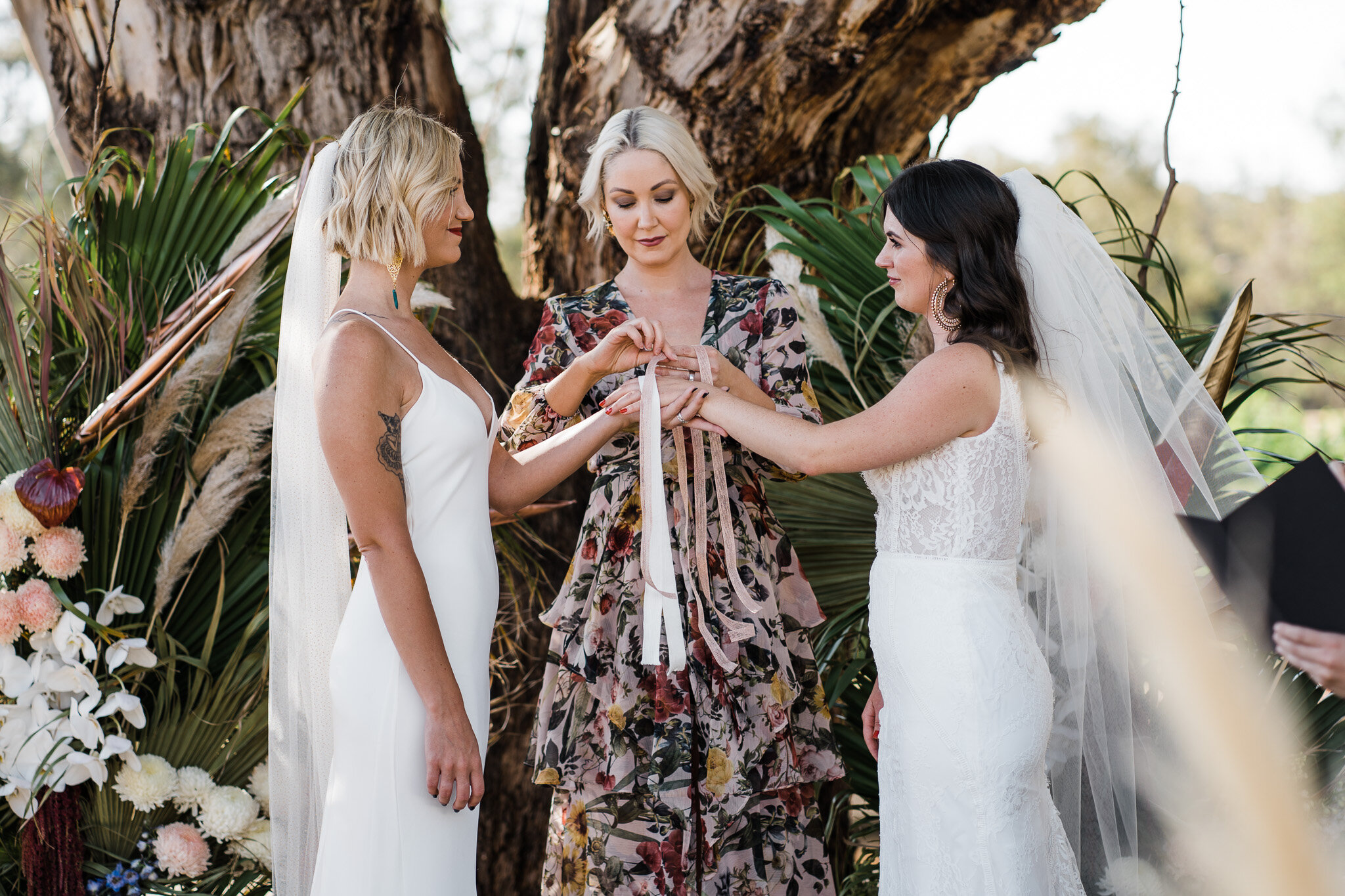 佩吉·萨斯(Peggy Saas)-珀斯(Perth)婚礼摄影师-上游酿酒厂-LGBTQ Same Sex Wedding-8.jpg