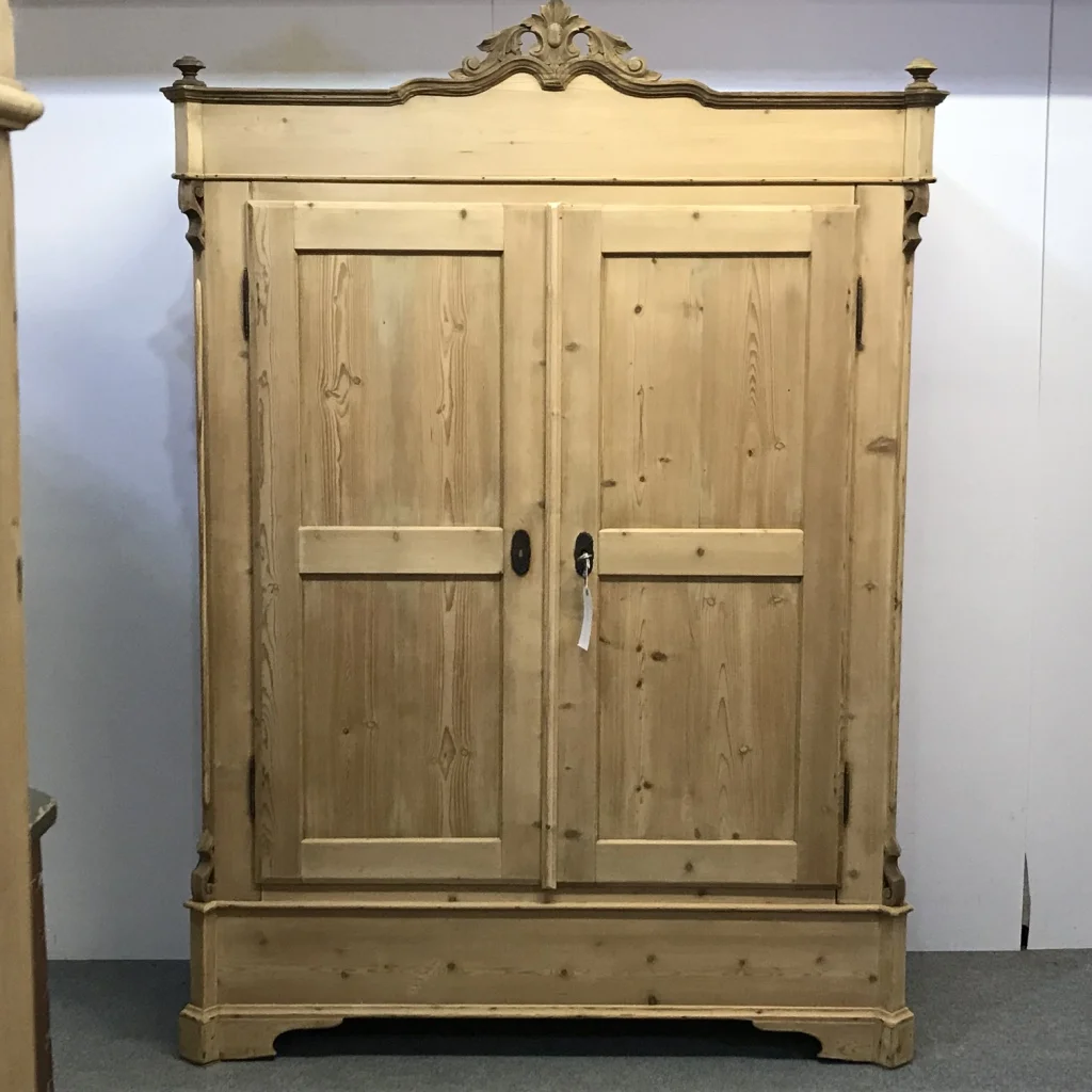 Large Attractive Antique Pine Wardrobe Dismantles C8305e