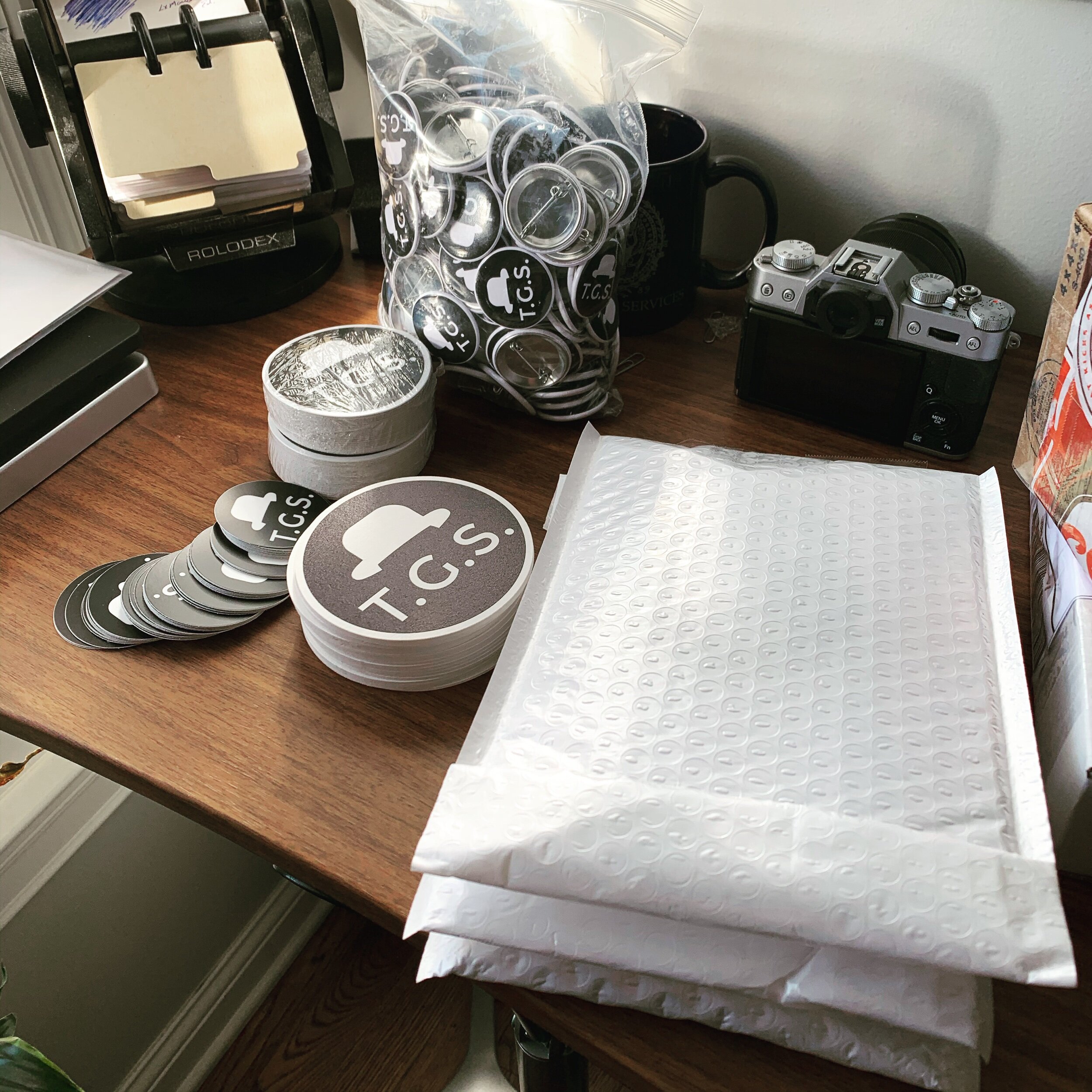 我还将出售博客赃物以及其他一些精选商品。