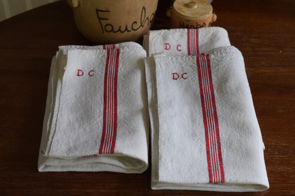 French style linen bath towels with cherry red stripes