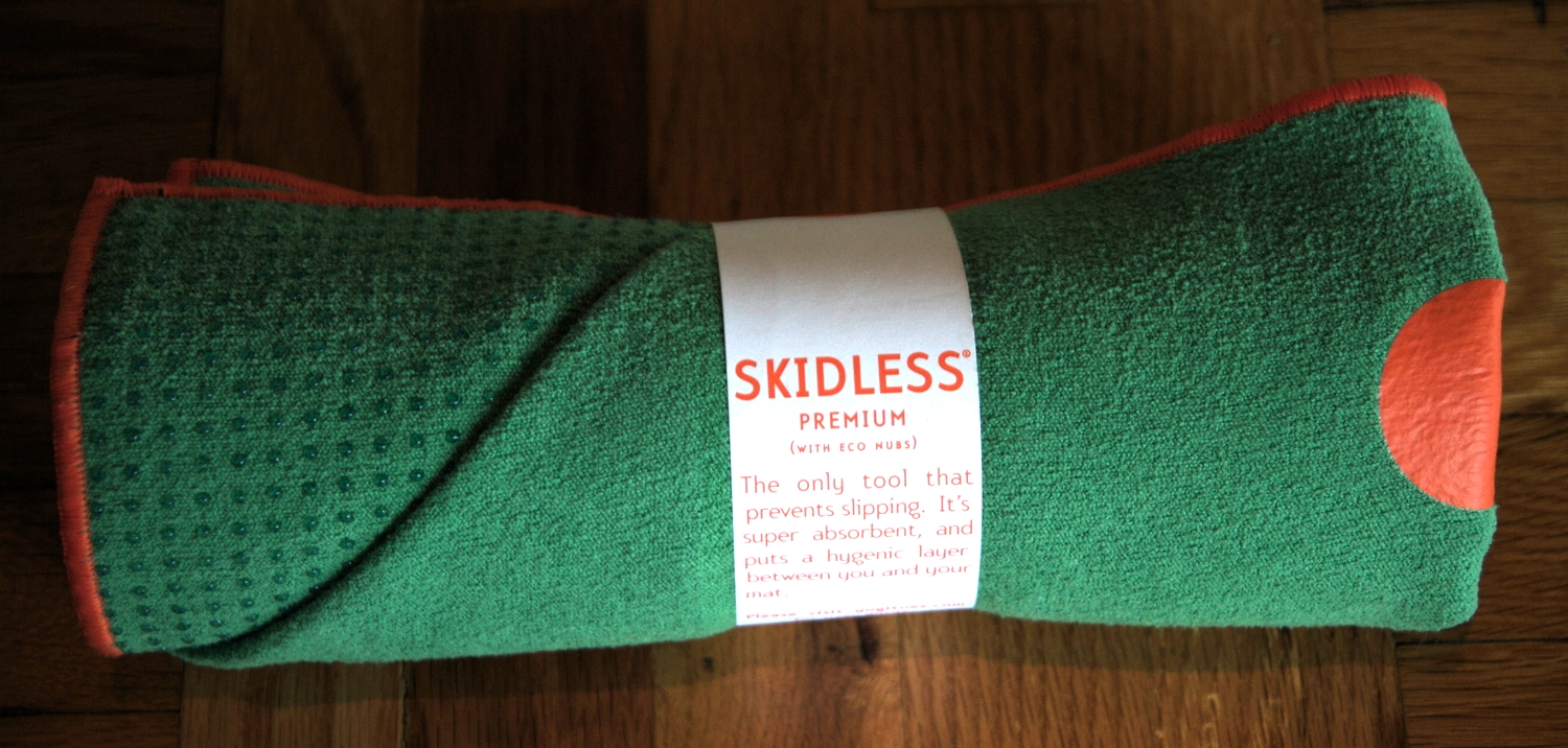 Yogi Toes Skidless Yoga Mat Towel Lotus Yoga