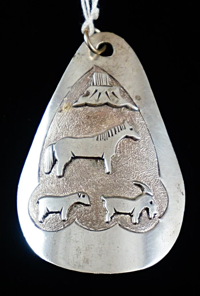 Native American Wild Coyote Vintage Sterling Silver Bracelet Cuff Native American Wild Coyote Vintage Sterling Silver Bracelet Cuff