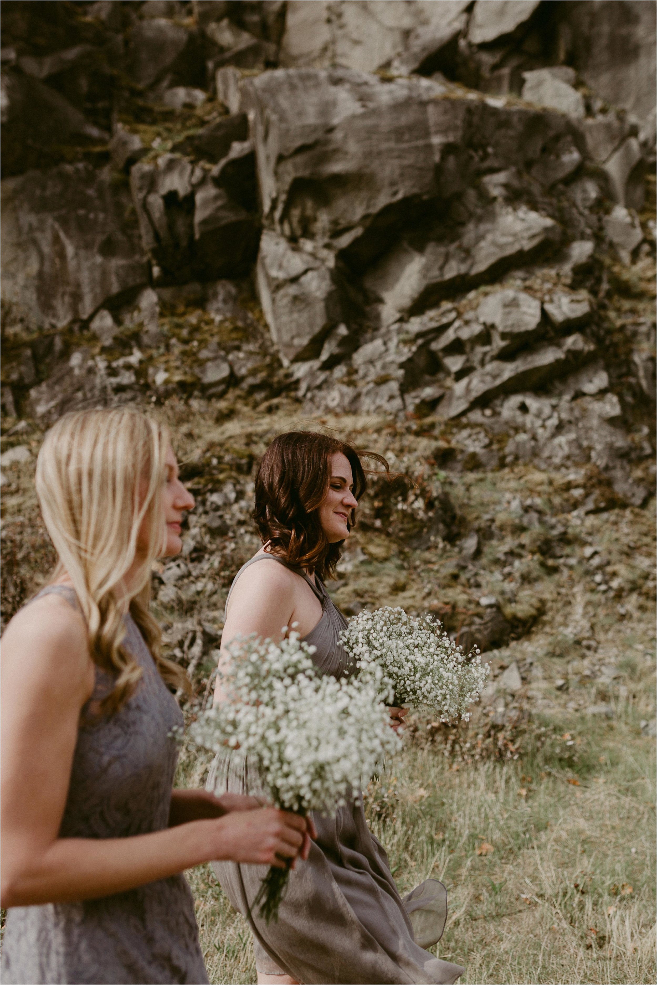 哥伦比亚河 - 峡谷 - Elopement-48.jpg