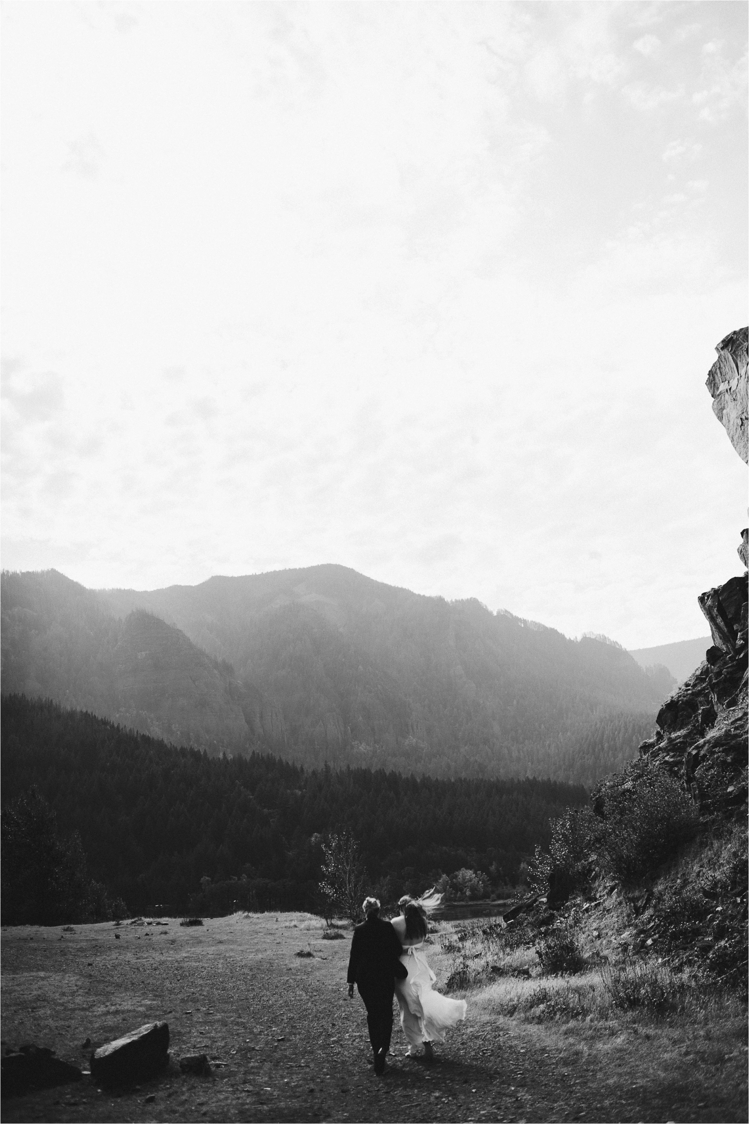 哥伦比亚河 - 峡谷-ELopement-66.jpg