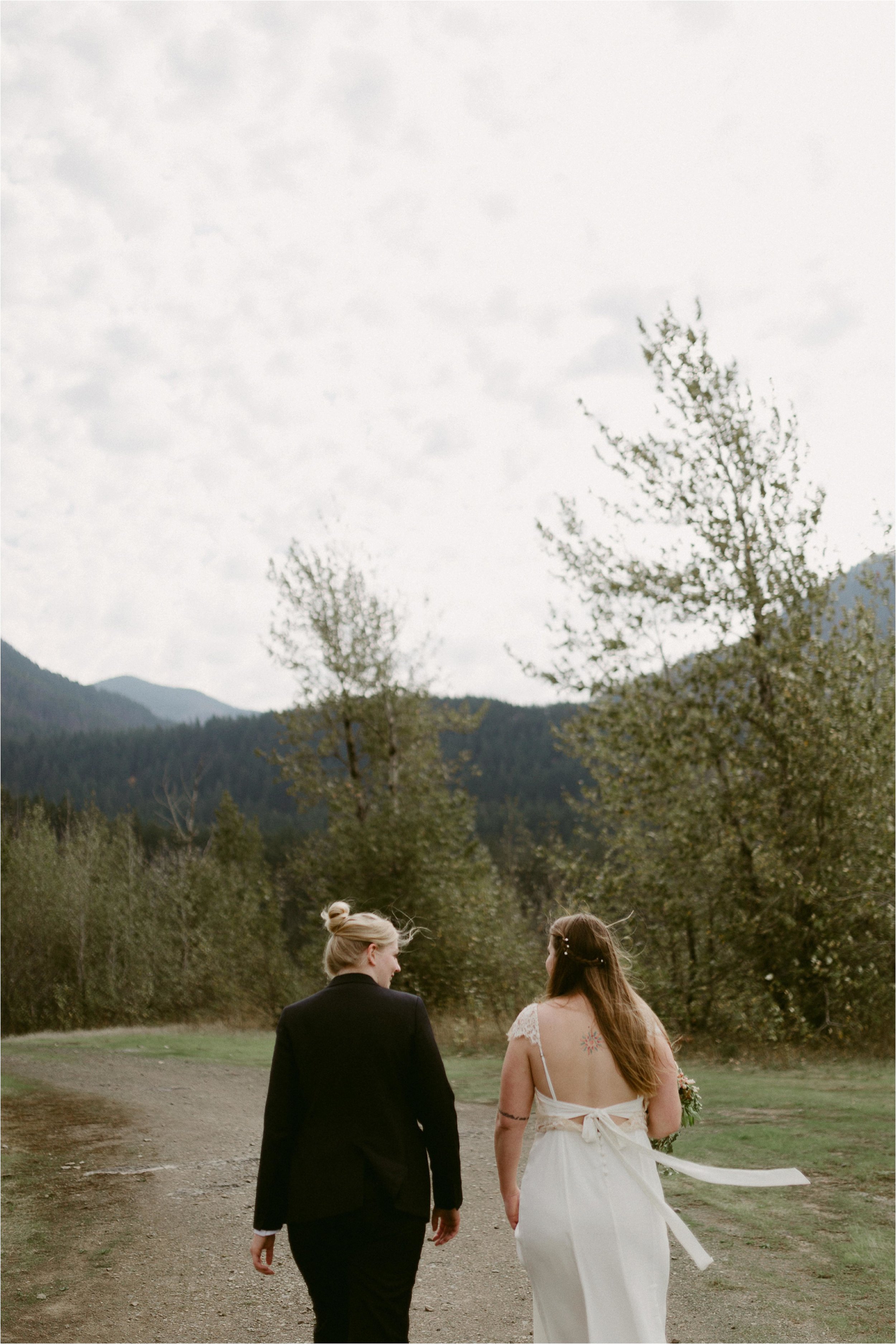哥伦比亚河 - 峡谷 - Elopement-70.jpg