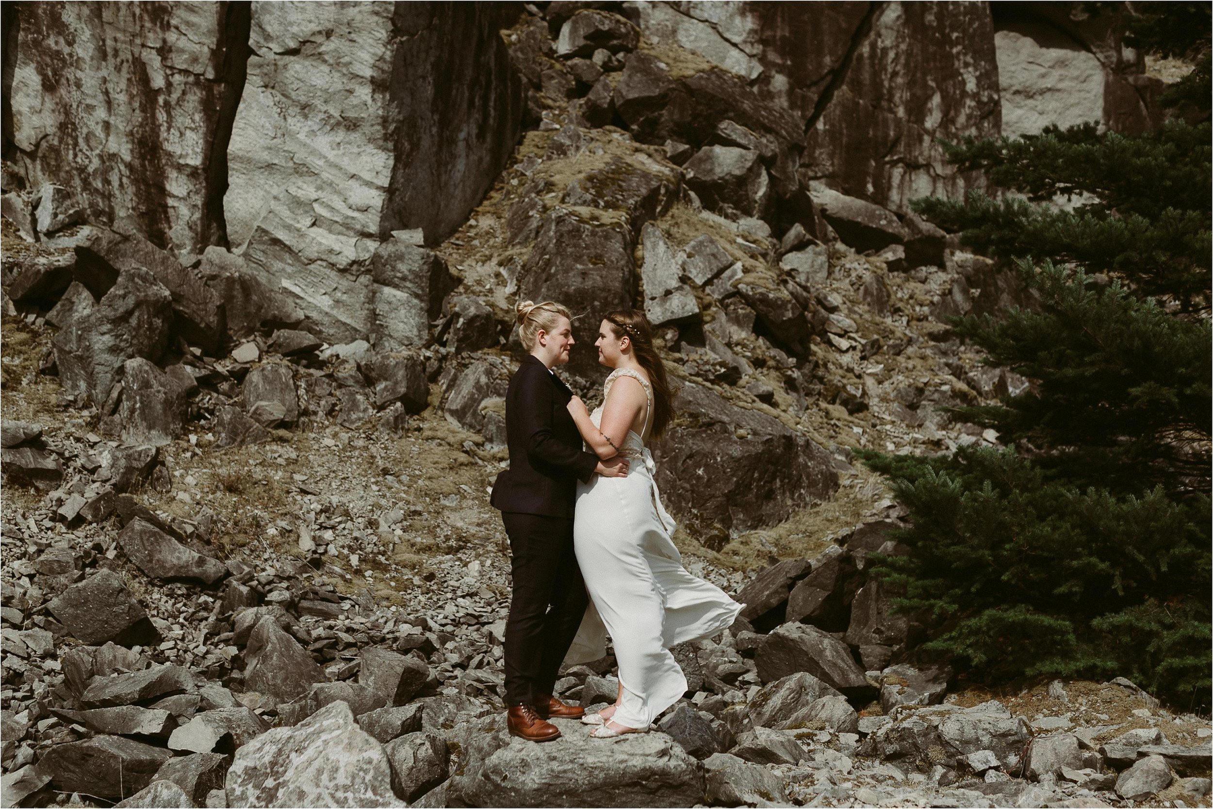 哥伦比亚河 - 峡谷 - Elopement-98.jpg