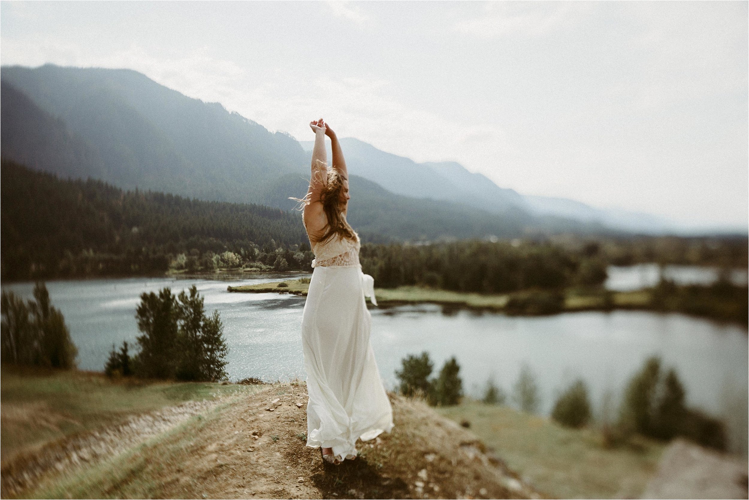 哥伦比亚河 - 峡谷 - Elopement-113.jpg