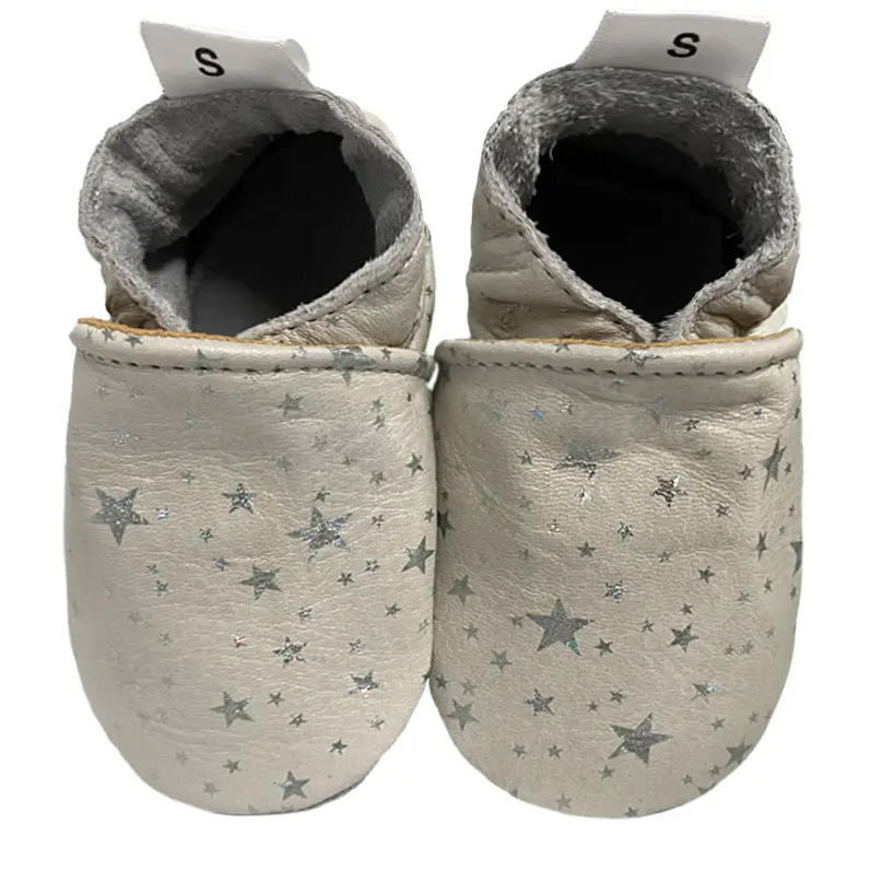 het laatste wenkbrauw Incident, evenement gray stars leather baby shoes — MUSEUM OUTLETS