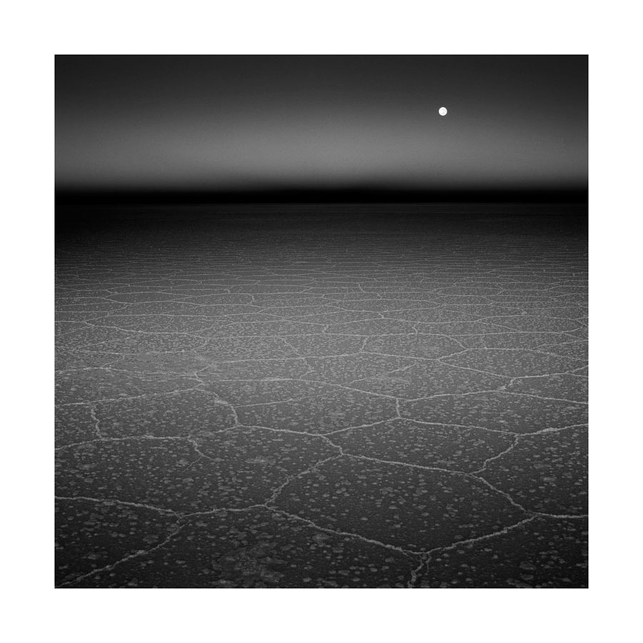 玻利维亚乌尤尼盐沼(Salar de Uyuni),Moonfall。图片©Bruce Percy