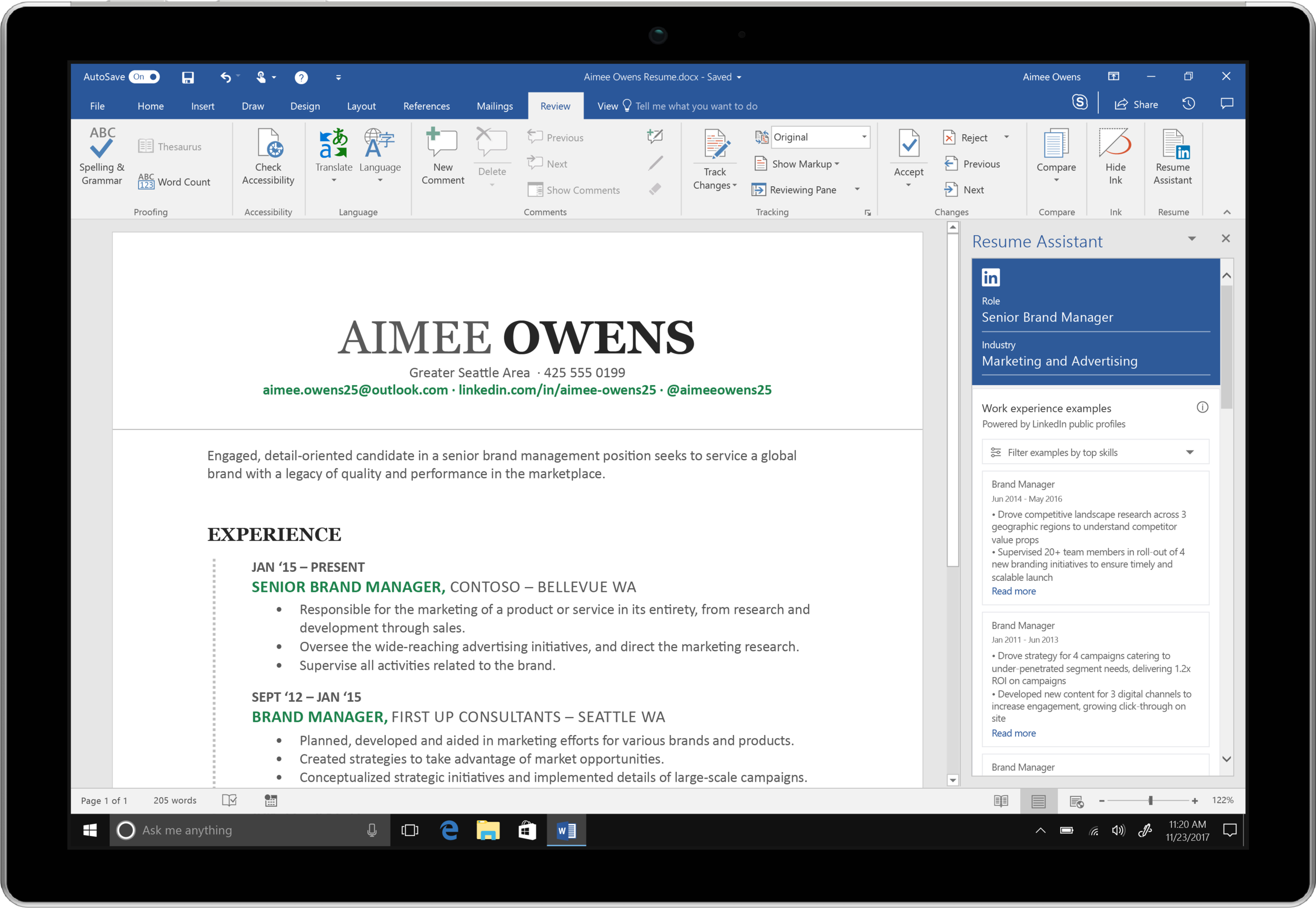 Resume Assistant es una nueva herramienta de Office 365 que tiene como objetivo ayudar a los solicitantes de empleo a enriquecer sus currículums integrando Microsoft Word con elementos de LinkedIn. - 