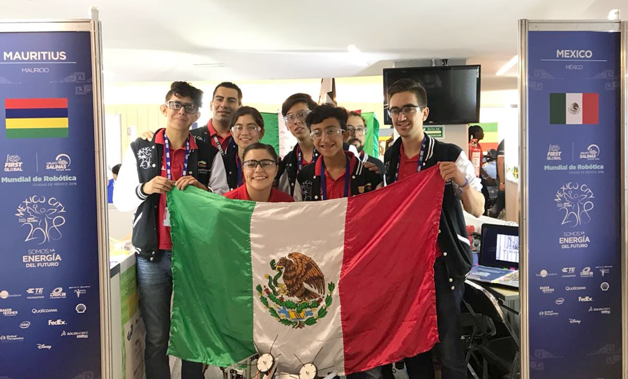 Gracias al desempeño de su robot Mu’k’a’an, el equipo mexicano obtuvo la medalla de plata en el Albert Einstein Award for FIRST Global International Excellence 2018. - 