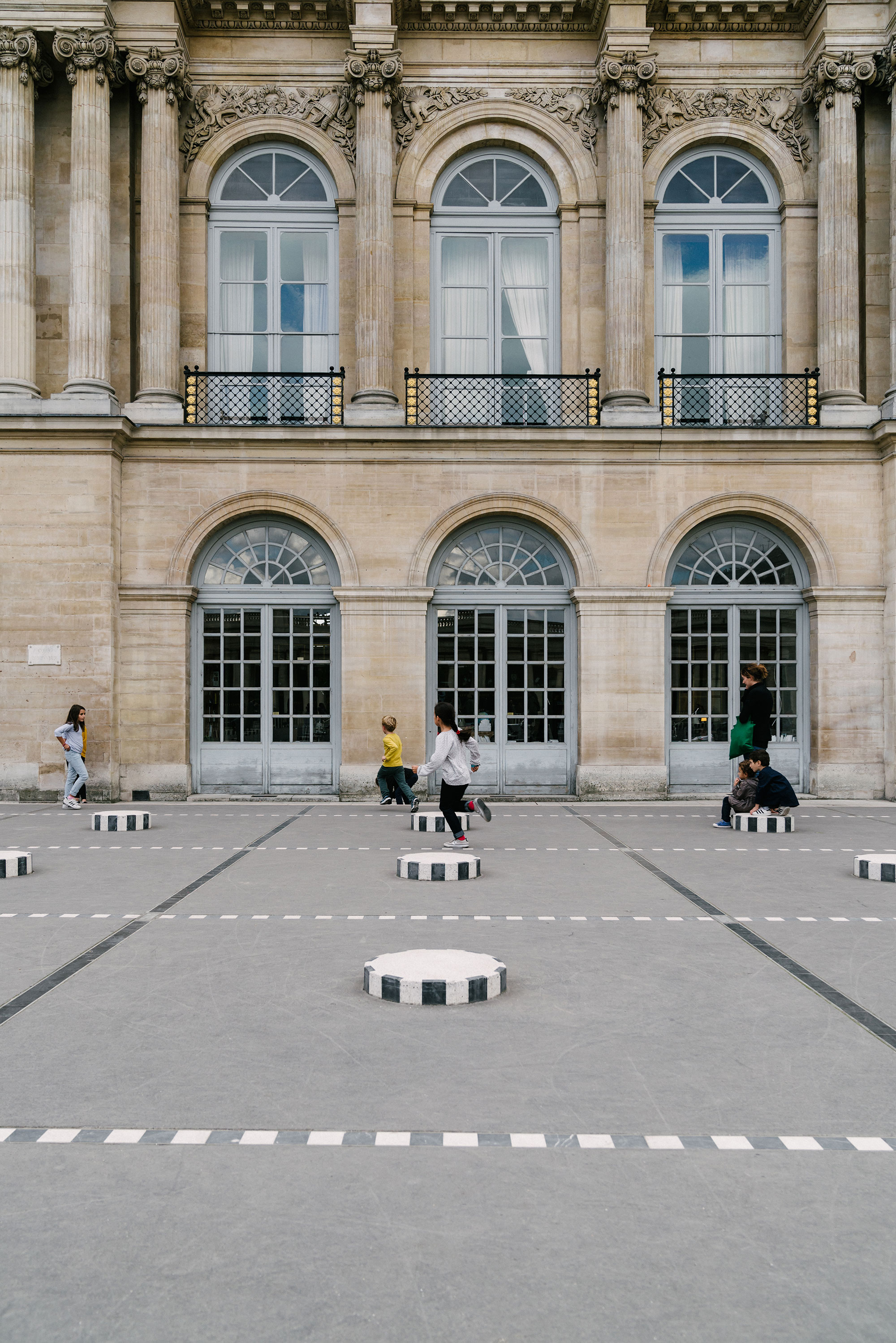 丹尼尔伯伦的Les Deux Plateaux在Palais皇室